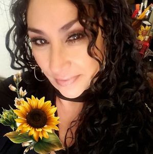 Meet your Posher, Maribelestrada